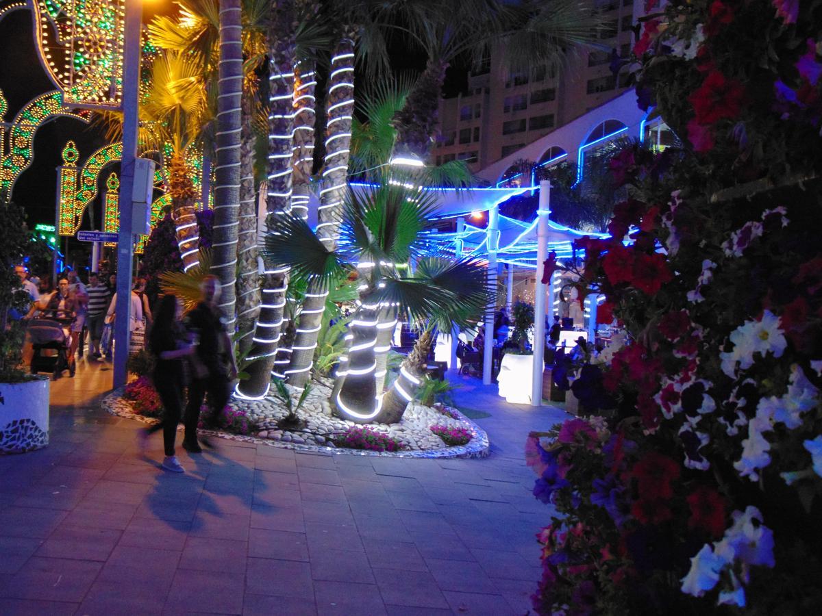 Apartamentos Varios Con 2 Dorm En Marina Dor , La Playa De Amplaries 47 , Vista Lateral Al Mar 오로페사델마르 외부 사진
